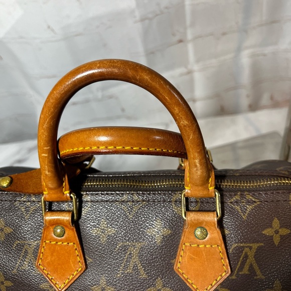 EUC Louis Vuitton Monogram Speedy 25 - Picture 8 of 15